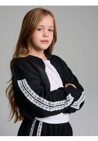 Sinsay - Rozpinana bluza z lampasami - czarny. Kolor: czarny #1