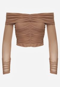 Renee - Ciemnobeżowa Drapowana Bluzka VICES z Odkrytymi Ramionami i Siateczkowymi Rękawami Atevite. Okazja: na co dzień. Kolor: beżowy. Materiał: jeans. Styl: casual #6