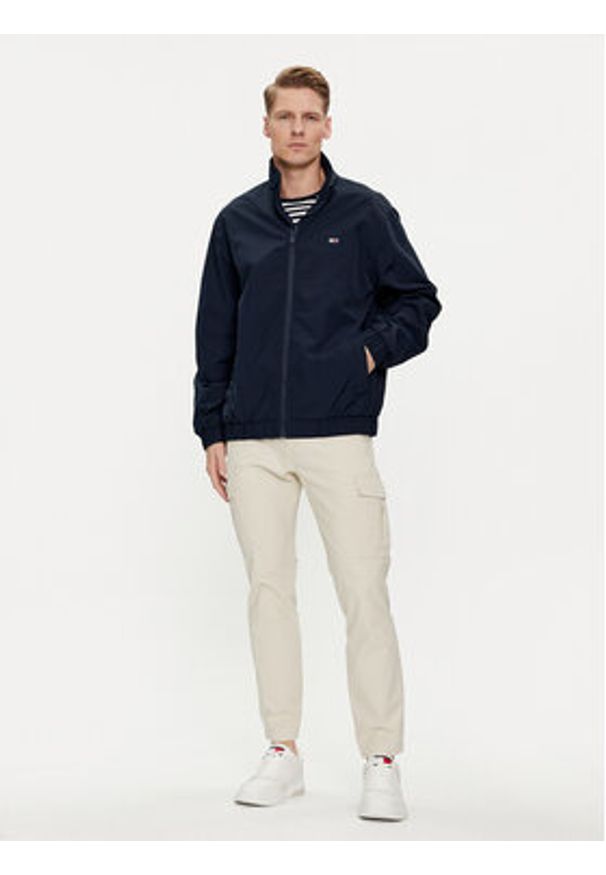 Tommy Jeans Kurtka bomber Essential DM0DM17982 Granatowy Regular Fit. Kolor: niebieski. Materiał: syntetyk