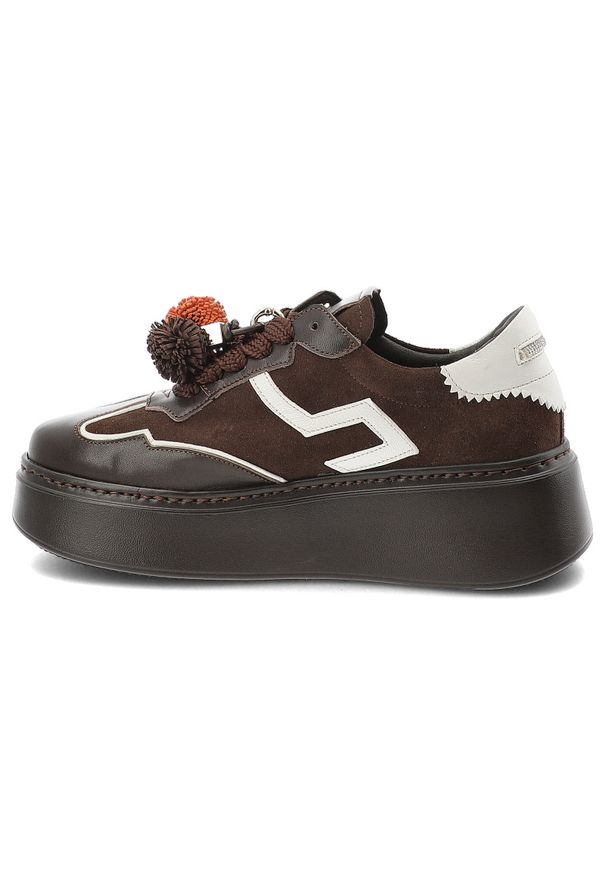 Sneakersy damskie Karino, ze skóry naturalnej licowej z zamszowymi panelami i kontrastowymi wstawkami na boku wiązanie na grubszych sznurowadłach, br. Okazja: na co dzień. Kolor: brązowy. Materiał: zamsz, skóra. Wzór: aplikacja. Obcas: na platformie. Styl: casual