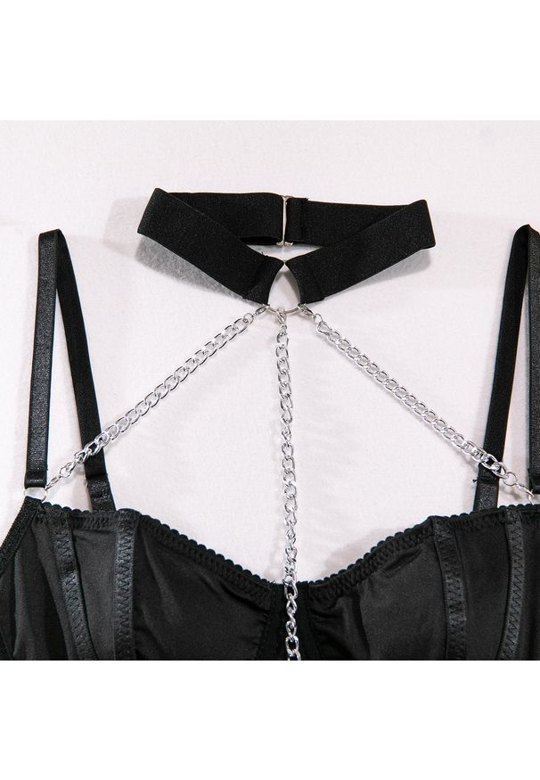 Intica - Body z łańcuszkiem eleganckie na wyjątkowe okazje Folline. Kolor: różowy. Materiał: materiał