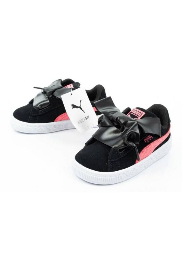 Buty Puma Suede Heart Jewel Jr 370570 02 czarne. Zapięcie: sznurówki. Kolor: czarny. Materiał: satyna, zamsz. Model: Puma Suede