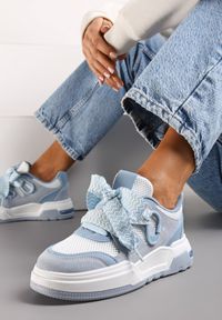 Born2be - Niebiesko-Białe Sneakersy na Niskiej Platformie z Szerokimi Sznurówkami Gritte. Kolor: niebieski. Obcas: na platformie #6
