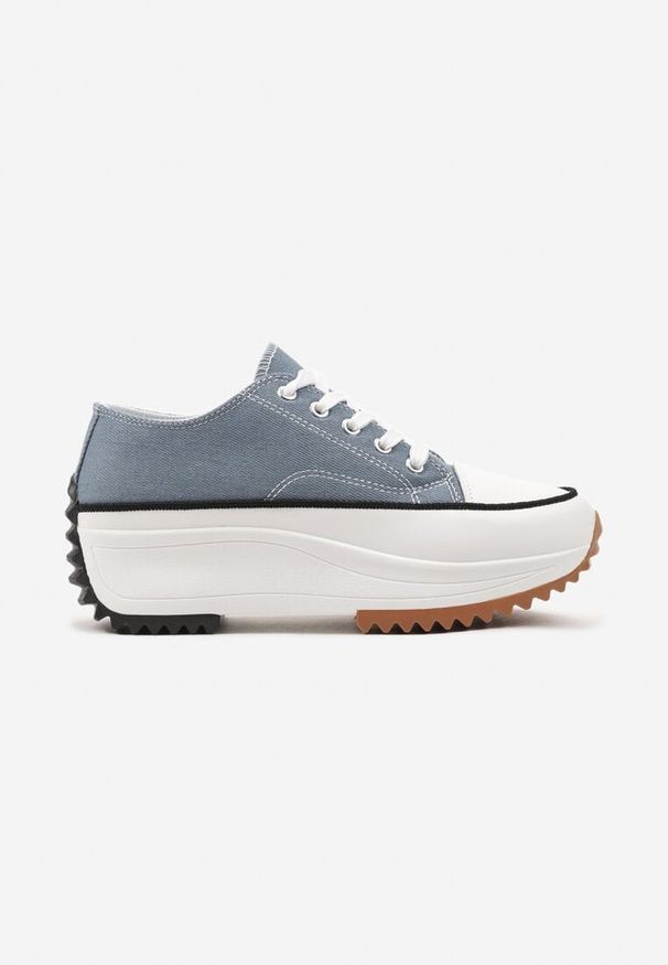Born2be - Niebieskie Niskie Klasyczne Trampki na Grubszej Podeszwie Nestara. Okazja: na spotkanie biznesowe. Kolor: niebieski. Materiał: jeans. Obcas: na płaskiej podeszwie. Styl: klasyczny