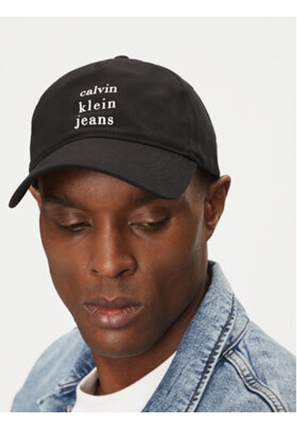 Calvin Klein Jeans Czapka z daszkiem Seasonal Printed LV04G5036G Czarny. Kolor: czarny. Materiał: materiał, bawełna