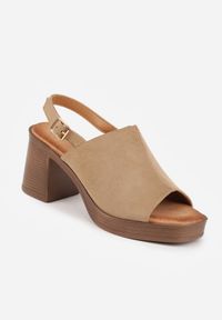 Renee - Ciemnobeżowe Sandały VICES na Słupku i Platformie Stylizowanych na Drewniane Lobenti. Zapięcie: sprzączka. Kolor: beżowy. Materiał: jeans. Sezon: lato. Obcas: na platformie #4