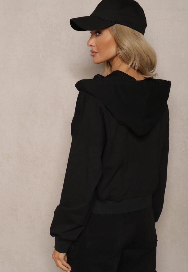 Renee - Czarna Bluza Rozpinana z Wyszytą Emotką i Kapturem Cornoria. Kolor: czarny. Materiał: dzianina