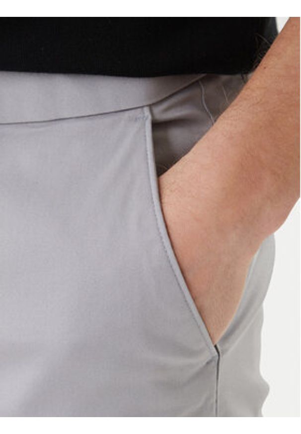 Calvin Klein Chinosy LV040EM633 Szary Slim Fit. Kolor: szary. Materiał: bawełna
