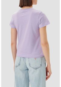 Guess - GUESS Lawendowy damski t-shirt bawełniany Narciso, Rozmiar S. Kolor: fioletowy. Materiał: bawełna #6