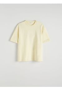 Reserved - Gładki T-shirt boxy - jasnożółty. Kolor: żółty. Materiał: bawełna, dzianina. Wzór: gładki #1