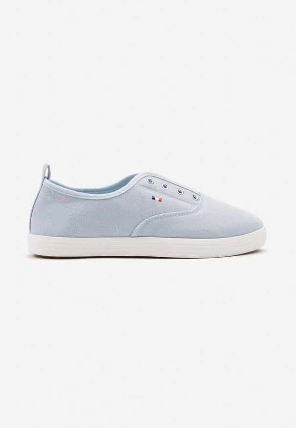Renee - Jasnoniebieskie Wsuwane Tenisówki w Casualowym Stylu Sepessa. Zapięcie: bez zapięcia. Kolor: niebieski. Materiał: jeans. Styl: elegancki