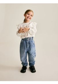 Reserved - Jeansy paperbag z aplikacją - niebieski. Kolor: niebieski. Materiał: jeans. Wzór: aplikacja #1