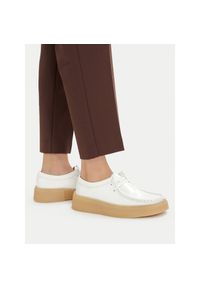 Półbuty Clarks. Kolor: biały #1