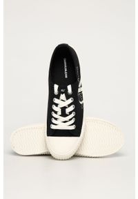 Calvin Klein Jeans - Tenisówki. Nosek buta: okrągły. Zapięcie: sznurówki. Kolor: czarny. Materiał: syntetyk, materiał, guma. Szerokość cholewki: normalna. Obcas: na obcasie. Wysokość obcasa: niski #4