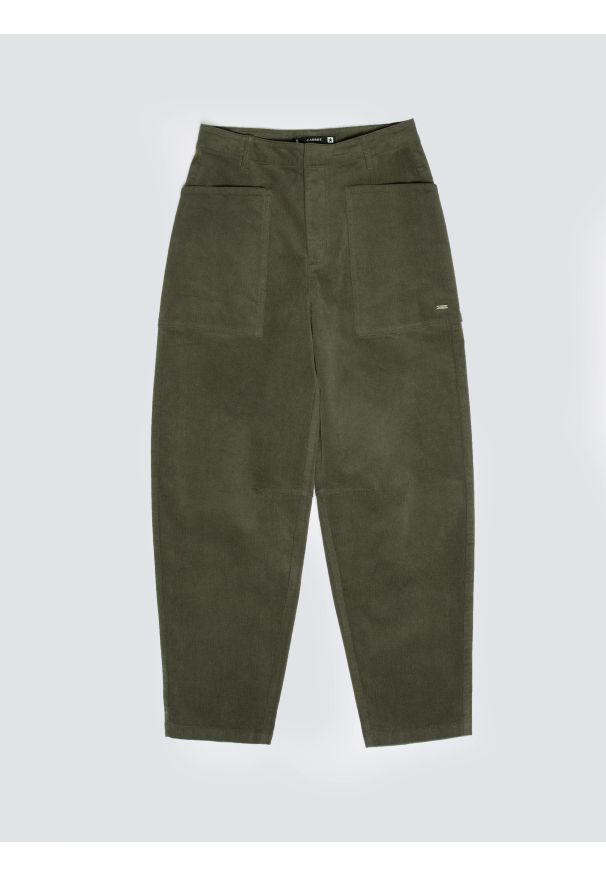 Big-Star - spodnie damskie sztruks 7/8 z kieszeniami khaki nadine 303. Stan: podwyższony. Kolor: zielony. Materiał: sztruks. Styl: klasyczny