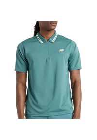 Koszulka męska New Balance MT41402NUS - zielona. Typ kołnierza: polo. Kolor: zielony. Materiał: poliester, materiał. Długość rękawa: krótki rękaw. Długość: krótkie