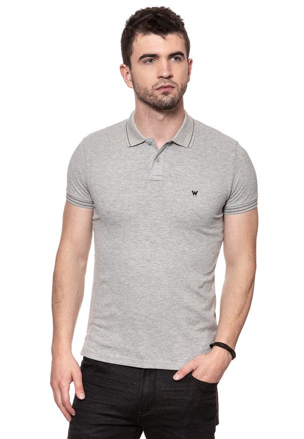 Wrangler - POLO WRANGLER S/S POLO MID GREY MEL W7B58K437. Typ kołnierza: polo