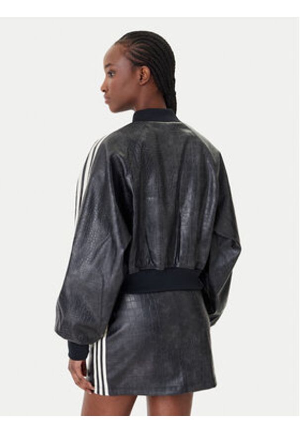 Adidas - adidas Kurtka z imitacji skóry Pleather KE5035 Czarny Oversize. Kolor: czarny. Materiał: skóra
