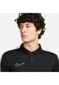Koszulka sportowa męska Nike Drifit Academy. Typ kołnierza: polo. Kolor: biały, wielokolorowy, czarny. Materiał: poliester