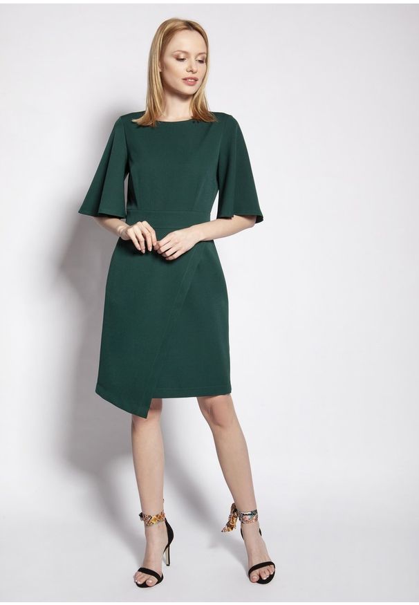 e-margeritka - Sukienka ołówkowa z szerokimi rękawami zielona - 44. Kolor: zielony. Materiał: materiał, poliester, tkanina. Typ sukienki: ołówkowe. Styl: elegancki. Długość: midi