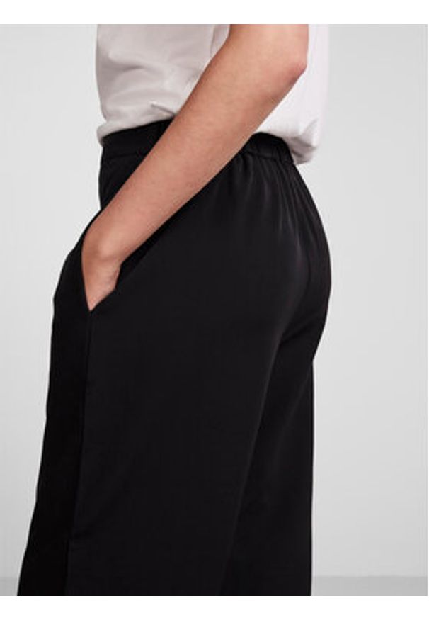 Pieces Spodnie materiałowe Bossy 17140744 Czarny Loose Fit. Kolor: czarny. Materiał: syntetyk