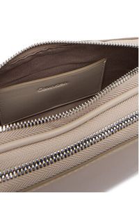 Calvin Klein Torebka Webbing Double Strap Camera Bag LV04F3165G Beżowy. Kolor: beżowy. Materiał: skórzane #3