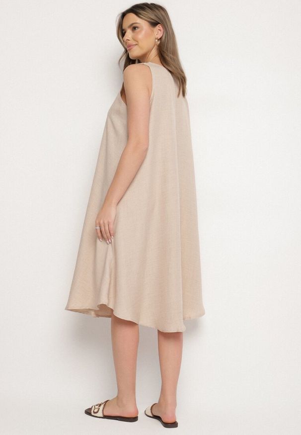 Born2be - Beżowa Rozkloszowana Klasyczna Sukienka Lunetira. Okazja: na co dzień, na spacer. Kolor: beżowy. Materiał: jeans. Typ sukienki: proste. Styl: klasyczny