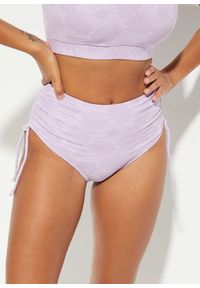 bonprix - Figi bikini high waist. Stan: podwyższony. Kolor: fioletowy. Materiał: materiał