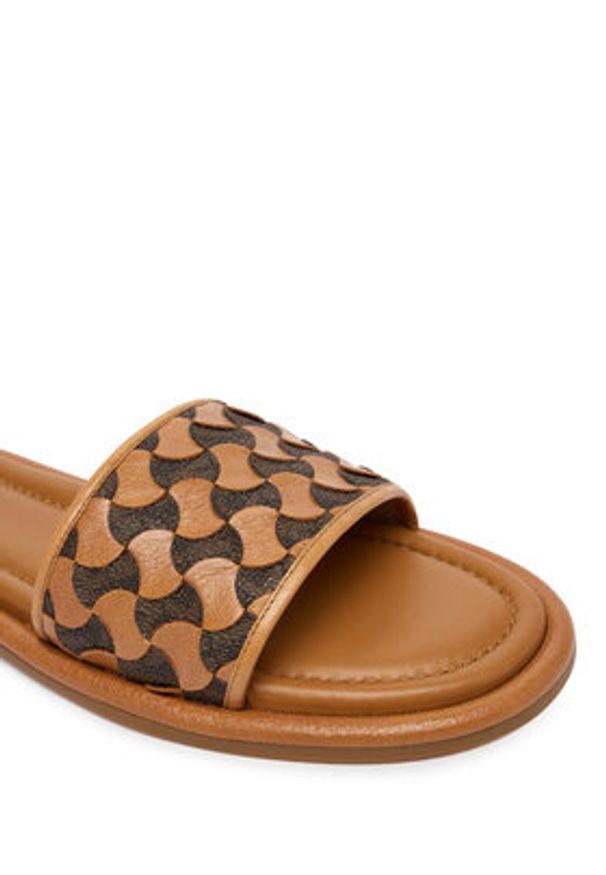 MICHAEL Michael Kors Klapki Dana 40R6DNFS1L Brązowy. Kolor: brązowy. Materiał: skóra