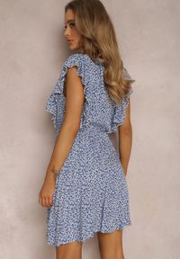 Renee - Niebieska Sukienka Phoaeia. Typ kołnierza: dekolt w serek, kołnierz z falbankami. Kolor: niebieski. Materiał: guma, tkanina. Wzór: kwiaty. Długość: mini #4