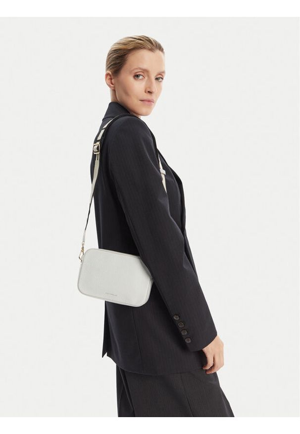Coccinelle Torebka MN5 Tebe E5 MN5 55 I1 01 Szary. Kolor: szary. Materiał: skórzane