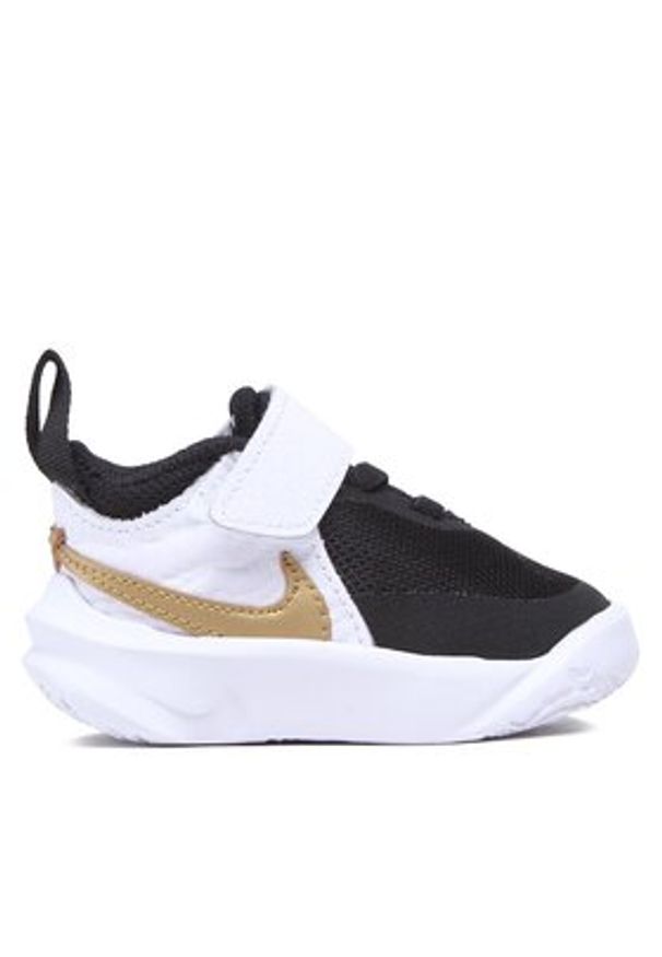 Nike Sneakersy Team Hustle D 10 (Td) CW6737 002 Czarny. Kolor: czarny. Materiał: materiał