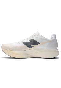 Buty męskie New Balance FuelCell SC Elite V5 MRCELLD5 – białe. Kolor: biały. Materiał: materiał, syntetyk. Szerokość cholewki: normalna. Sport: bieganie, fitness #2