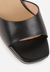 Renee - Czarne Sandały VICES na Słupku i Grubej Podeszwie z Wkładką ze Skóry Naturalnej Adeia. Okazja: na wesele, na imprezę, na urodziny, na ślub cywilny. Zapięcie: pasek. Kolor: czarny. Materiał: skóra. Sezon: lato. Obcas: na słupku. Styl: elegancki #4