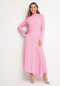 Born2be - Różowa Koktajlowa Sukienka o Asymetrycznym Kroju Ozdobiona Guzikami Nolriti. Okazja: na imprezę. Kolor: różowy. Wzór: aplikacja. Typ sukienki: asymetryczne. Styl: wizytowy #5