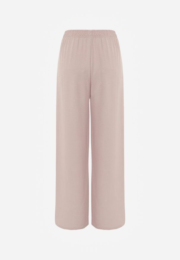 Renee - Różowe Spodnie Casual o Szerokim Kroju High Waist Zdobione Aplikacją Nephise. Okazja: na co dzień. Stan: podwyższony. Kolekcja: plus size. Kolor: różowy. Długość: krótkie. Wzór: aplikacja. Styl: casual