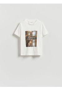 Reserved - T-shirt z nadrukiem - biały. Kolor: biały. Materiał: bawełna, dzianina. Wzór: nadruk