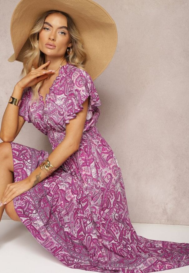 Renee - Fioletowa Bawełniana Sukienka Paisley z Kopertowym Dekoltem z Falbaną i Gumką w Talii Brionea. Okazja: na co dzień. Typ kołnierza: dekolt kopertowy. Kolor: fioletowy. Materiał: bawełna. Długość rękawa: krótki rękaw. Wzór: paisley. Typ sukienki: kopertowe. Styl: casual, elegancki