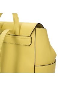 Wittchen - Damski plecak z bocznymi kieszeniami. Kolor: żółty. Materiał: skóra ekologiczna. Wzór: paski, geometria, aplikacja. Styl: casual, elegancki #5