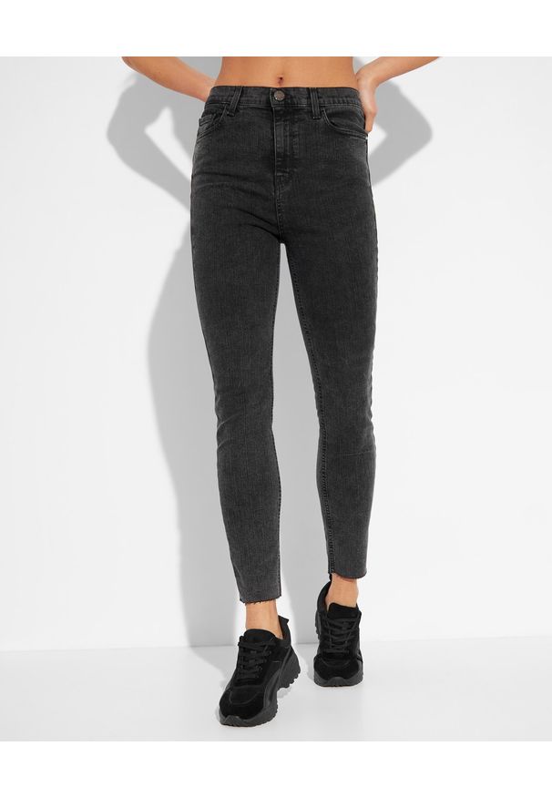 Pinko - PINKO - Czarne jeansy Susan 21. Stan: podwyższony. Kolor: czarny