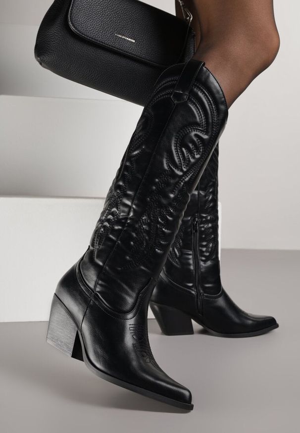 Renee - Czarne Kozaki Kowbojki na Stożkowym Obcasie Zdobione Przeszyciami Lumifera. Kolor: czarny. Wzór: aplikacja. Obcas: na obcasie. Styl: klasyczny. Wysokość obcasa: średni