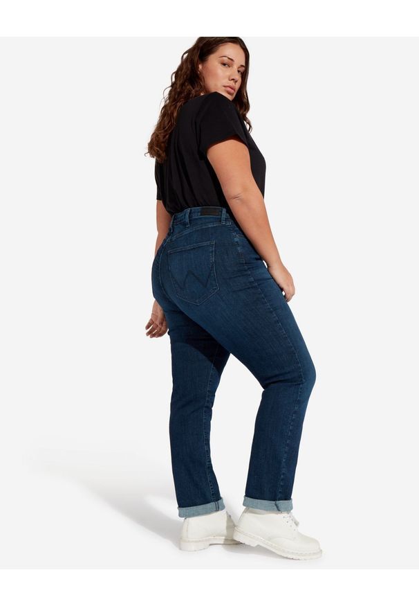 Wrangler - SPODNIE DAMSKIE WRANGLER STRAIGHT PLUS STRETCH DARK W24TWX053 112127974. Kolekcja: plus size