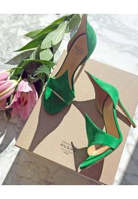 FRANCESCO RUSSO - Zielone sandały na szpilce Flame. Kolor: zielony. Materiał: zamsz. Obcas: na szpilce #8