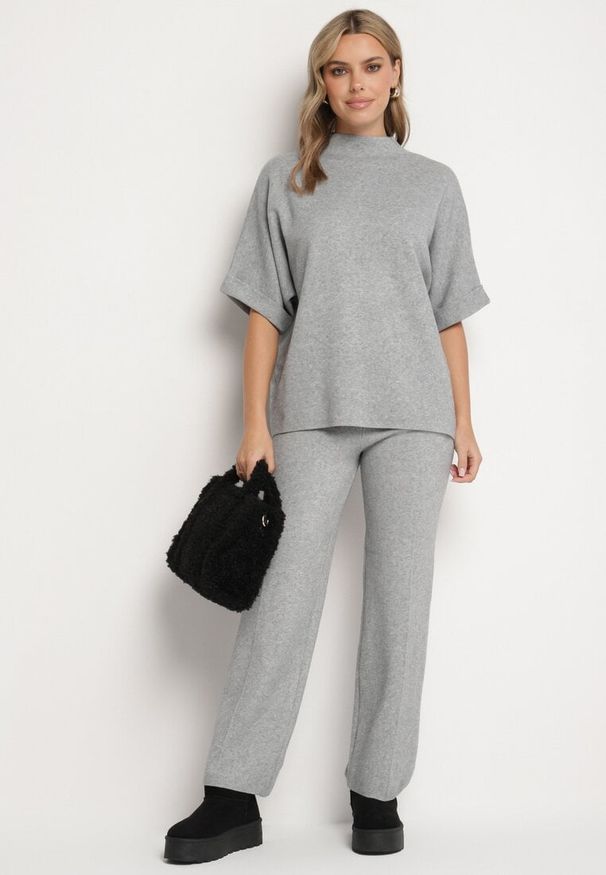 Born2be - Jasnoszary Komplet z Bawełną i Wiskozą Sweter Typu Nietoperz i Szerokie Spodnie Sassilia. Kolor: szary. Materiał: bawełna, wiskoza