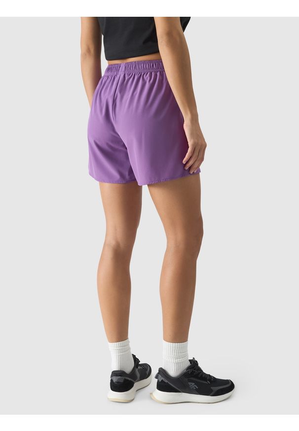 4f - 4F Spodenki plażowe damskie - fioletowe XL. Okazja: na plażę. Kolor: fioletowy. Materiał: materiał, syntetyk, włókno, guma, elastan. Sezon: lato. Styl: casual, wakacyjny