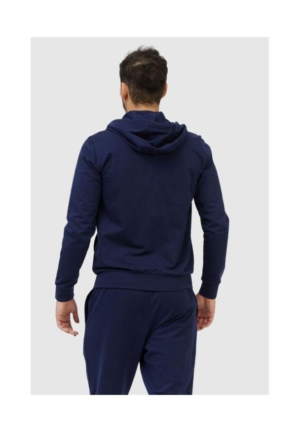 EA7 Emporio Armani - EA7 Granatowa bluza męska z wymiennym logo. Typ kołnierza: kaptur. Kolor: niebieski. Materiał: prążkowany. Wzór: aplikacja