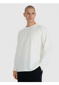 4f - 4F Longsleeve oversize gładki męski - biały XL. Okazja: na co dzień. Kolor: biały. Materiał: dzianina, jersey, bawełna, materiał. Długość rękawa: długi rękaw. Długość: długie. Wzór: gładki. Styl: casual, elegancki, sportowy, klasyczny #1