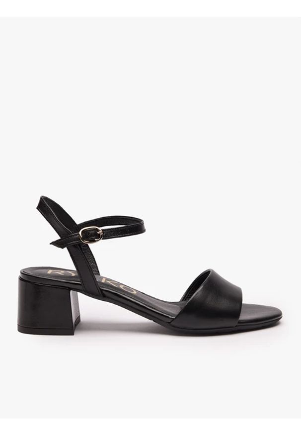 Ryłko - Czarne sandały na obcasie. Nosek buta: okrągły. Zapięcie: sprzączka. Kolor: czarny. Materiał: skóra. Obcas: na obcasie. Styl: klasyczny, street, elegancki. Wysokość obcasa: średni