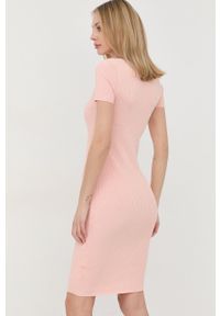 Marciano Guess sukienka kolor różowy mini dopasowana. Kolor: różowy. Materiał: dzianina. Długość rękawa: krótki rękaw. Wzór: gładki. Typ sukienki: dopasowane. Długość: mini #5