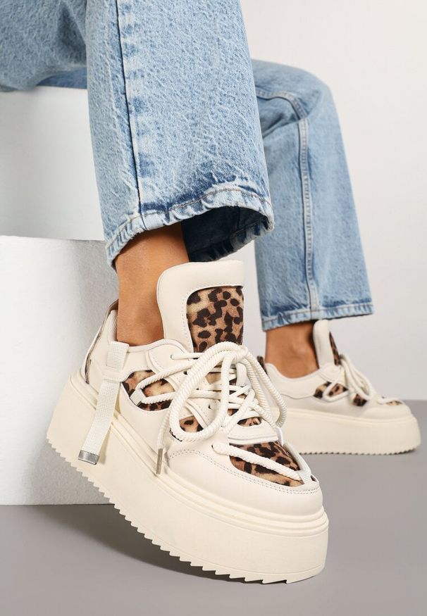 Born2be - Beżowe Panterkowe Sneakersy na Grubej Podeszwie z Ozdobnym Sznurowaniem Sovvia. Kolor: beżowy